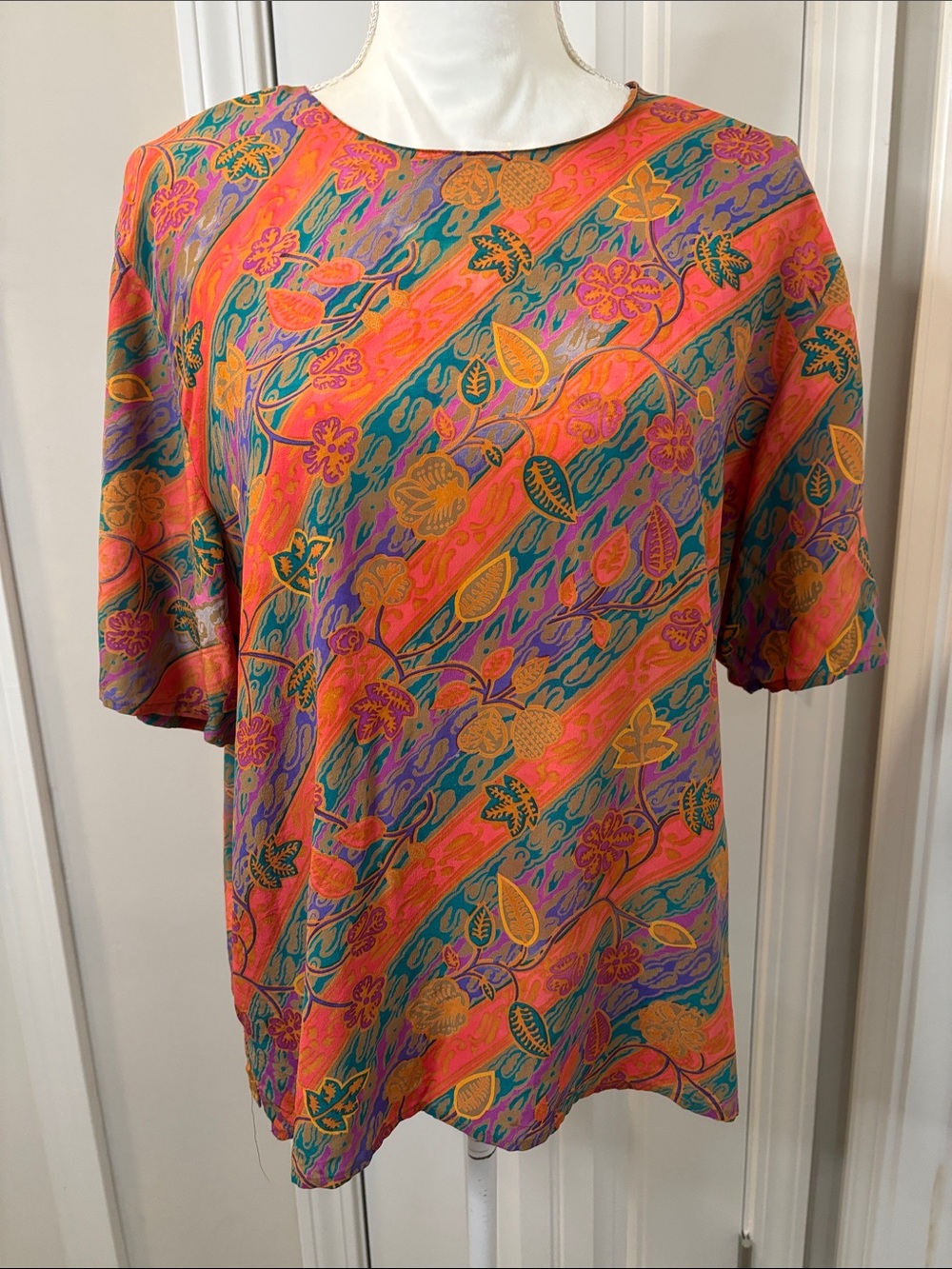 Vintage Casual Corner 100% Silk Coral Multicolor Floral Short Sleeve Top Size Lg